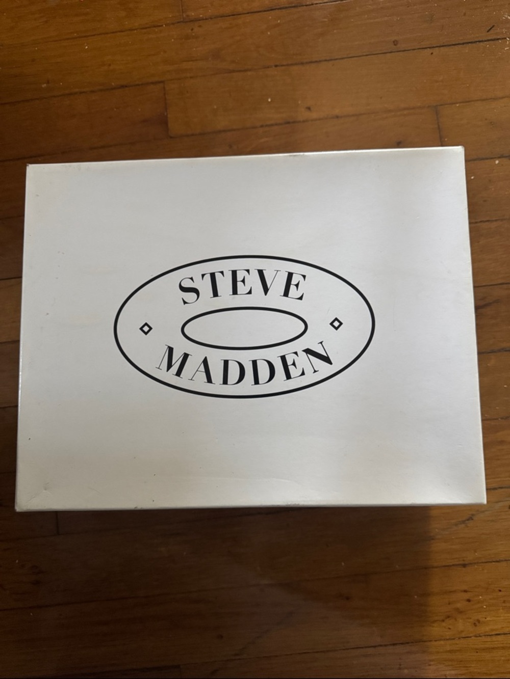 Steve Madden White Box with Black Logo